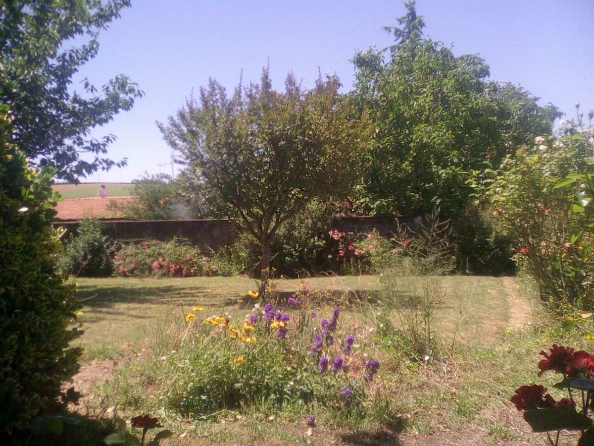 Le Gite De Reaumur Luaran gambar